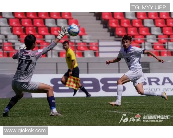 足球明星手指灵活性训练视频揭秘提升球技的秘密技巧与方法 足球明星手指灵活性训练视频揭秘提升球技的秘密技巧与方法